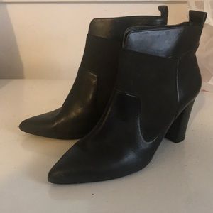 Ellen Tracy black ankle heel boots